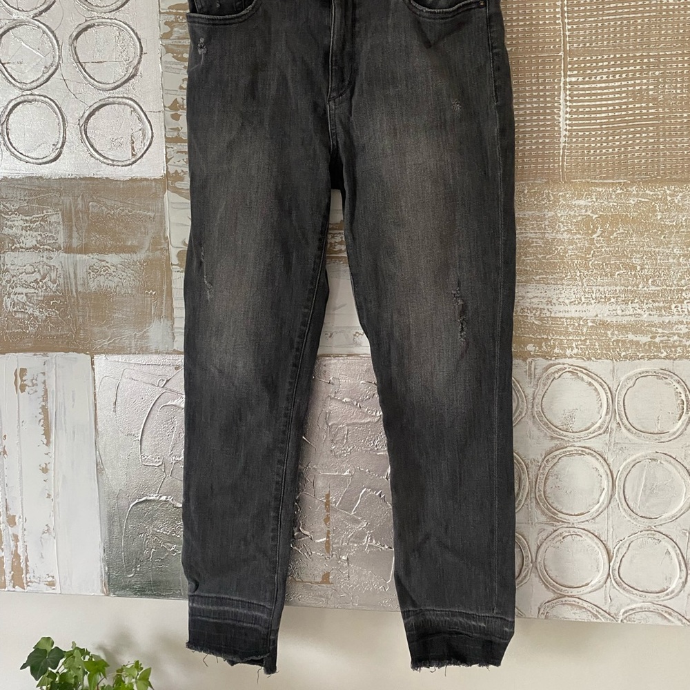 DL1961 Farrow Slim Ankle Jean with frayed bottom